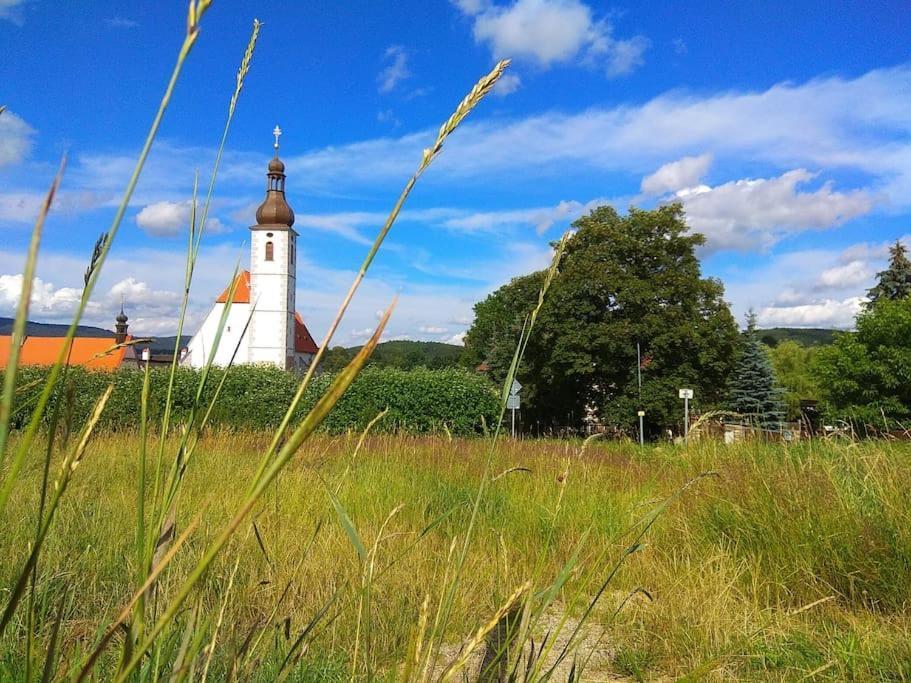 "Stone'S Throw" Krumlov 5 Min By Car, Lipno 15 Min By Car, 2 Bdrooms,Playroom Kajov Екстер'єр фото